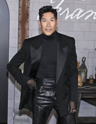 October 6, 2025, Los Angeles, California, USA: Mexican-American commercial, fine art, and portrait photographer CARLOS ERIC LOPEZ attends the Los Angeles red carpet premiere of Netflix s Frankenstein Los Angeles USA - ZUMAb173 20251006_aap_b173_146 Copyright: xBillyxBennightx