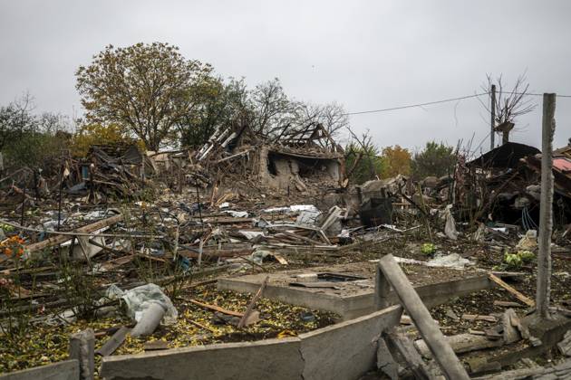 Aftermath of Russian attack on Ukraine s Kramatorsk KRAMATORSK, UKRAINE - OCTOBER 09: A view of the destruction and damaged infrastructure aftermath of Russian airstrike on Kramatorsk, Donetsk region, Ukraine on October 09, 2025. During the night and morning of today, October 9, Russian troops shelled Kramatorsk in the Donetsk region with drones, guided bombs (GABs) and Smerch multiple launch rocket systems. In one of the areas, rescuers were extinguishing a fire in private homes. A local resident was injured. Jose Colon Anadolu Kramatorsk Ukraine. Editorial use only. Please get in touch for any other usage. Copyright: x2025xAnadoluxJosexColonx