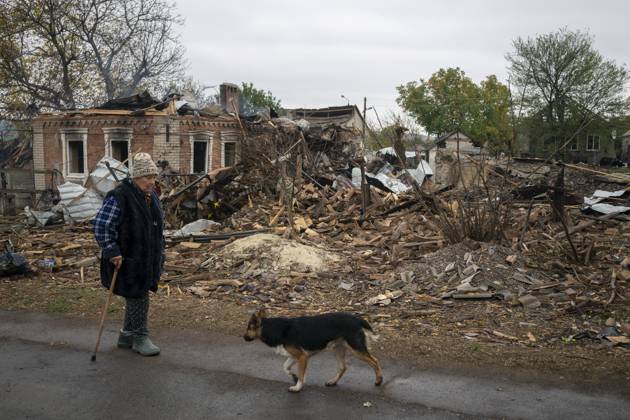 Aftermath of Russian attack on Ukraine s Kramatorsk KRAMATORSK, UKRAINE - OCTOBER 09: Ukrainian residents work on their homes following the Russian airstrike on Kramatorsk, Donetsk region, Ukraine on October 09, 2025. During the night and morning of today, October 9, Russian troops shelled Kramatorsk in the Donetsk region with drones, guided bombs (GABs) and Smerch multiple launch rocket systems. In one of the areas, rescuers were extinguishing a fire in private homes. A local resident was injured. Jose Colon Anadolu Kramatorsk Ukraine. Editorial use only. Please get in touch for any other usage. Copyright: x2025xAnadoluxJosexColonx