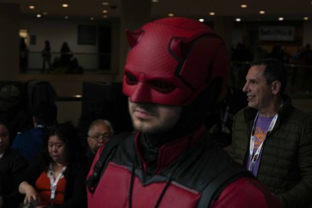 October 10, 2025, New York, New York, USA: A man in cosplay at the New York Comic Con at the Jacob K. Javits Convention Center on October 10, 2025 in New York. New York USA - ZUMAb148 20251010_zap_b148_059 Copyright: xBryanxSmithx