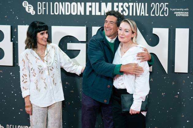 October 10, 2025, London, United Kingdom: (L-R) Kasia Malipan, Robbie Ryan and Hayley Williams attend the Bugonia Headline Gala at the 69th BFI London Film Festival at The Royal Festival Hall London United Kingdom - ZUMAs197 20251010_aaa_s197_452 Copyright: xLounisxTiarx