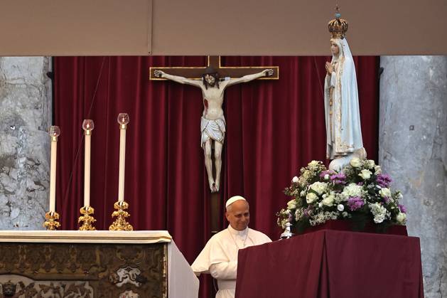 October 11, 2025. Vatican City - POPE LEO XIV during the Marian Vigil of Our Lady of Fatima in Peter s Square at the Vatican. EvandroInetti_via ZUMA Wire Vatican City State - ZUMAi15_ 20251011_zaf_i15_056 Copyright: xEvandroxInettix