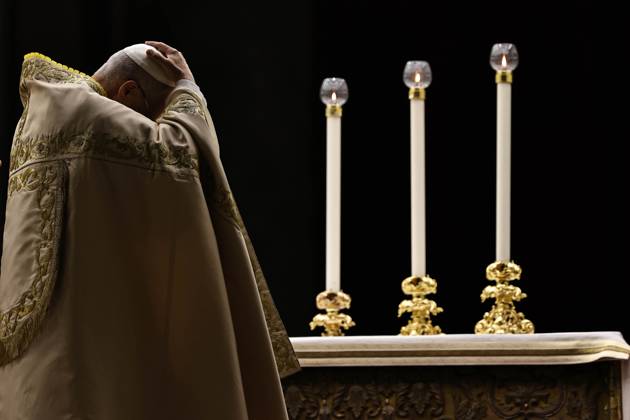 October 11, 2025. Vatican City - POPE LEO XIV during the Marian Vigil of Our Lady of Fatima in Peter s Square at the Vatican. EvandroInetti_via ZUMA Wire Vatican City State - ZUMAi15_ 20251011_zaf_i15_058 Copyright: xEvandroxInettix