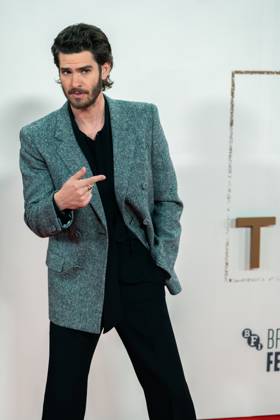 October 11, 2025, London, United Kingdom: Andrew Garfield attends the After the Hunt Headline Gala at the 69th BFI London Film Festival at The Royal Festival Hall. London United Kingdom - ZUMAs197 20251011_aaa_s197_262 Copyright: xLounisxTiarx