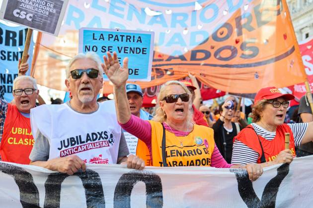 October 8, 2025, Buenos Aires, Buenos Aires, Argentina: Retirees and pensioners protest in the streets against President Javier Mileiâ€⠢s austerity measures in front of the National Congress. Buenos Aires Argentina - ZUMAp265 20251008_zip_p265_004 Copyright: xDelfinaxCorberaxPix