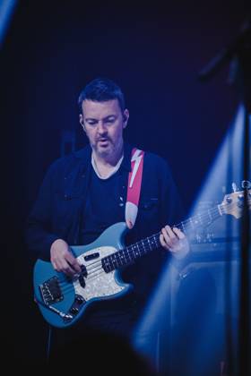 Starsailor live in Bern, Switzerland Bern, Switzerland. 14th, October 2025. The English band Starsailor performs a live concert at Bierhübeli in Bern. Here bass player James Stelfox is seen live on stage. Switzerland, Bern Copyright: xGonzalesxPhoto TilmanxJentzschx