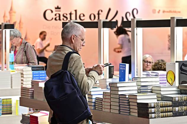 Frankfurt Book Fair 2025 Visitors to the Frankfurt Book Fair on 15 10 2025 20251015MWI090830