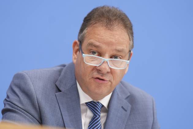 Federal Press Conference, Annual Report 2024 of the Petitions Committee Andreas Mattfeldt Spokesman of the CDU CSU parliamentary group in portrait during his remarks on the Annual Report 2024 of the Petitions Committee at the Federal Press Conference, Berlin, 15 10 2025 Berlin Berlin Germany