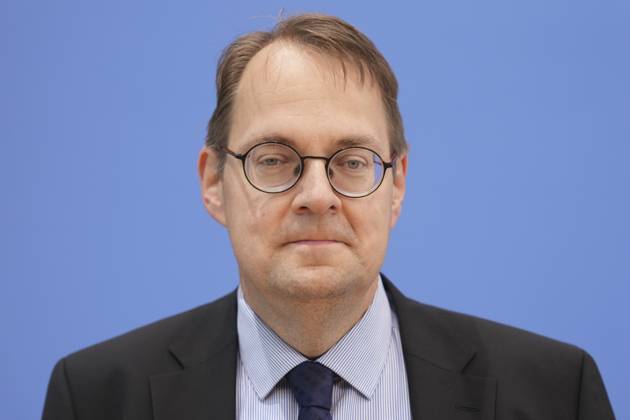 Federal Press Conference, Annual Report 2024 of the Petitions Committee Soeren Pellmann Chairman of DIE LINKE at the presentation of the Annual Report 2024 of the Petitions Committee at the Federal Press Conference, Berlin, 15 10 2025 Berlin Berlin Germany