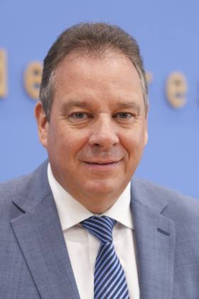 Federal Press Conference, Annual Report 2024 of the Petitions Committee Andreas Mattfeldt Spokesperson of the CDU CSU parliamentary group at the presentation of the Annual Report 2024 of the Petitions Committee at the Federal Press Conference, Berlin, 15 10 2025 Berlin Berlin Germany