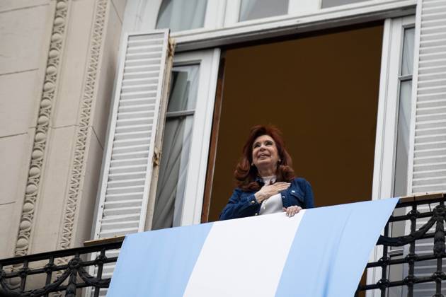 October 17, 2025, Buenos Aires, Buenos Aires, argentina: On Peronist Loyalty Day, 80 years after October 17, 1945, Peronist protesters marched to greet Cristina Kirchner, the current leader of Peronism, at 1111 San Jose Street in Buenos Aires, where she is serving house arrest. Cristina greets her followers from the balcony of her home. Buenos Aires argentina - ZUMAr233 20251017_zip_r233_004 Copyright: xMatiasxRosinganax