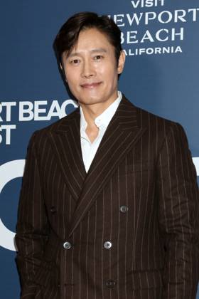 October 19, 2025, Newport Beach, Ca, USA: LOS ANGELES - OCT 19: Byung-hun Lee at the 2025 Newport Beach Film Festival HONORS at the Balboa Bay Club on October 19, 2025 in Newport Beach, CA Newport Beach USA - ZUMAnc22 20251019_zaa_nc22_184 Copyright: xKathyxHutchinsx