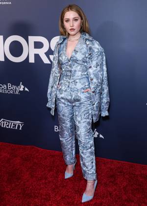 26th Annual Newport Beach Film Festival Honors And Variety s 10 Actors To Watch NEWPORT BEACH, ORANGE COUNTY, CALIFORNIA, USA - OCTOBER 19: American actress Ella Anderson arrives at the 26th Annual Newport Beach Film Festival Honors And Variety s 10 Actors To Watch held at the Balboa Bay Resort on October 19, 2025 in Newport Beach, Orange County, California, United States., Credit:Xavier Collin Avalon United States, California, Newport Beach, Balboa Bay Resort Copyright: xXavierxCollinx xAvalonx 1046931465