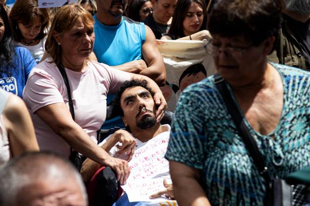 October 22, 2025, Buenos Aires, Buenos Aires, Argentina: The Disability collective is marching from the National Congress to the Ministry of Health, demanding that Milei s government comply with the Emergency Disability Law. Buenos Aires Argentina - ZUMAr233 20251022_zip_r233_008 Copyright: xMatiasxRosinganax
