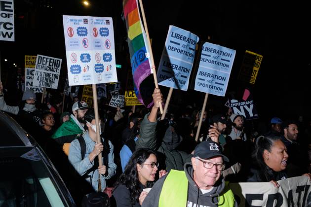 October 22, 2025, New York, New York, USA: Protesters march up Centre Street while holding signs demanding ICE, and troops, out of New York City, during a demonstration at Foley Square, in New York, on Wednesday, Oct. 22, 2025. This response comes after more than 50 federal agents arrested immigrant vendors at Canal Street, lower Manhattan, on Tuesday. New York USA - ZUMAs368 20251022_zip_s368_007 Copyright: xMarcoxPostigoxStorelx