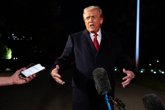 President Donald Trump speaks with reporters as he departs for a trip to Asia on the South Lawn of the White House in Washington, DC on Friday, October 24, 2025. Trump is expected to meet with Chinese President Xi Jinping to discuss a trade deal, Prime Minister of Malaysia Anwar bin Ibrahim, Japan s new prime minister Sanae Takaichi and several other Asian leaders at the Association of Southeast Asian Nations (ASEAN).  WASP20251024100 FrancisxChung