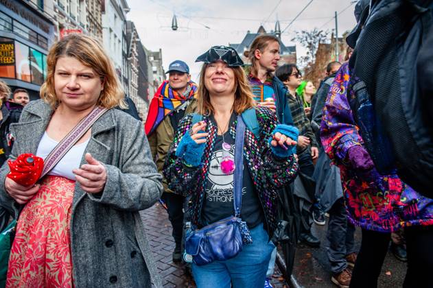 October 25, 2025, Amsterdam, North Holland, Netherlands: People are seen wearing extravagant clothes while dancing. ADEV (Amsterdam Danst Ergens Voor), in English Amsterdam Dances For A Cause , organized for the 13th time its annual demonstration for squatting, free spaces, and affordable housing in the city. People danced, accompanied by large trucks and loud music systems, to reclaim more free spaces in the city. Amsterdam Netherlands - ZUMAs197 20251025_aaa_s197_444 Copyright: xAnaxFernandezx