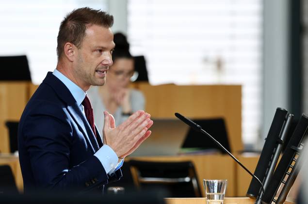Sonderplenum Thueringer Landtag 29 10 2025, Erfurt, Thueringer Landtag, Plenarsaal, Sonderplenum, 26 Plenarsitzung Sonderplenum, Verhandlungsgegenstand sind Antraegege der AfD Rechtsstaat verteidigen, Linksextremismus in Thueringen bekaempfen, Linksterrorismus verhindern, Militante Antifa in Thue