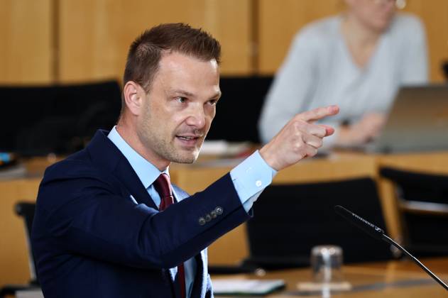 Sonderplenum Thueringer Landtag 29 10 2025, Erfurt, Thueringer Landtag, Plenarsaal, Sonderplenum, 26 Plenarsitzung Sonderplenum, Verhandlungsgegenstand sind Antraegege der AfD Rechtsstaat verteidigen, Linksextremismus in Thueringen bekaempfen, Linksterrorismus verhindern, Militante Antifa in Thue