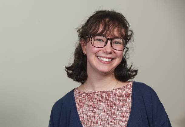 October 28, 2025, St. Petersburg, Florida, USA: Tampa Bay Times reporter Lucy Marques at the Poynter Institute on Tuesday, Oct. 28, 2025 in St. Petersburg. Marques is part of the Times Education Hub team. St. Petersburg USA - ZUMAs70_ 20251028_zan_s70_076 Copyright: xDirkxShaddx