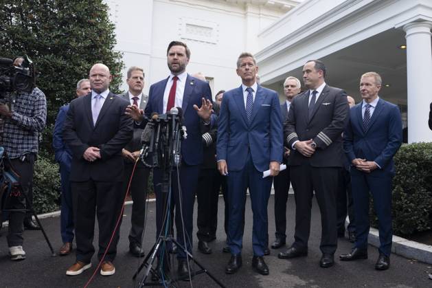Vice President JD Vance gives remarks during a press conference with transportation and airline executives outside the West Wing of the White House in Washington, DC on Thursday, October 30, 2025. The Trump Administration is warning that as the government shutdown, now in its 30th day, drags on, it will have a worsening effect on airline travel delays.  WASP20251030116 AaronxSchwartz