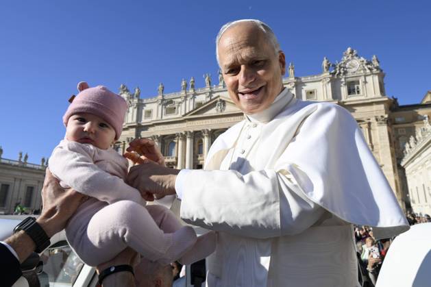Italy, Rome, Vatican 2025 11 12 Pope Leo XIV during his weekly general audience in St. Peter s Square. Photograph by VATICAN MEDIA Catholic Press Photo RESTRICTED TO EDITORIAL USE - NO MARKETING - NO ADVERTISING CAMPAIGNS. Copyright: xSimonexRisolutix xipa-agency.netx xVATICANxMEDIA CPPx IPA_Agency_IPA67866033
