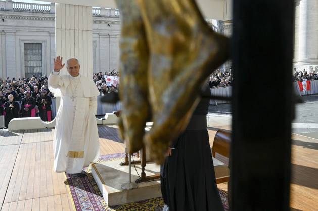 Italy, Rome, Vatican 2025 11 12 Pope Leo XIV during his weekly general audience in St. Peter s Square. Photograph by VATICAN MEDIA Catholic Press Photo RESTRICTED TO EDITORIAL USE - NO MARKETING - NO ADVERTISING CAMPAIGNS. Copyright: xSimonexRisolutix xipa-agency.netx xVATICANxMEDIA CPPx IPA_Agency_IPA67866069