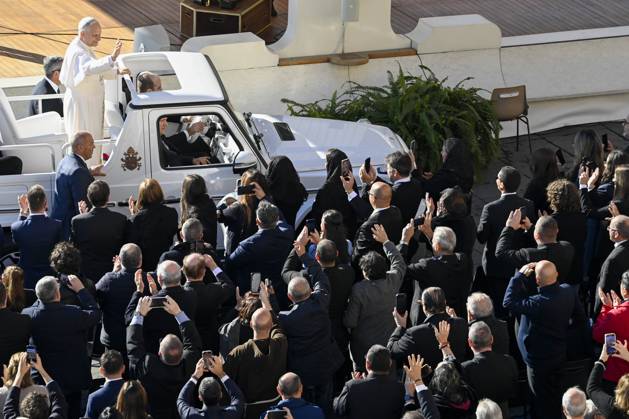 Italy, Rome, Vatican 2025 11 12 Pope Leo XIV during his weekly general audience in St. Peter s Square. Photograph by VATICAN MEDIA Catholic Press Photo RESTRICTED TO EDITORIAL USE - NO MARKETING - NO ADVERTISING CAMPAIGNS. Copyright: xMatteoxPernaselcix xipa-agency.netx xVATICANxMEDIA CPPx IPA_Agency_IPA67866079