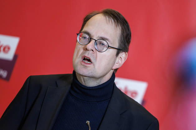 Statement Die Linke Soeren Pellmann at a statement Die Linke on 28 11 25 in Berlin Berlin Berlin Germany Reichstag