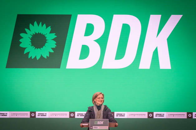 Franziska Brantner, Federal Chairwoman, checks the height of the lectern on stage before the start of the party conference in Hall 7 Bündnis 90 Die Grünen Federal Party Conference 51 Federal Delegates Conference in Hanover, Hanover Lower Saxony Germany Trade Fair, Hall 7