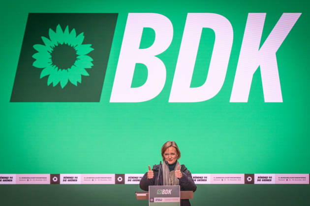 Franziska Brantner, Federal Chairwoman, checks the height of the lectern on stage before the start of the party conference in Hall 7 Bündnis 90 Die Grünen Federal Party Conference 51 Federal Delegates Conference in Hanover, Hanover Lower Saxony Germany Trade Fair, Hall 7