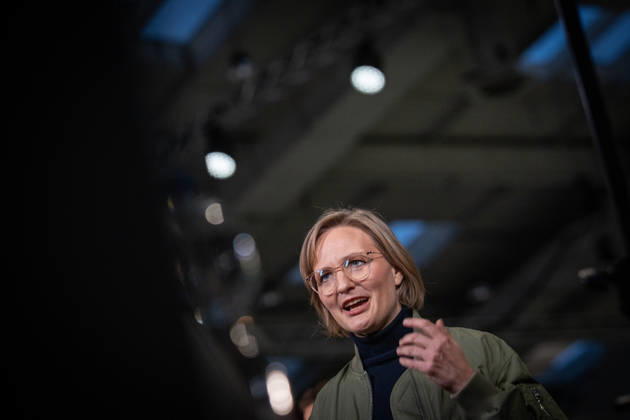 Franziska Brantner, Bundesvorsitzende, gibt ein TV-Interview am Rande des Parteitags;Bündnis 90 Die Grünen Bundesparteitag 51. Bundesdelegiertenkonferenz in Hannover, Hannover Niedersachsen Deutschland Messe, Halle 7