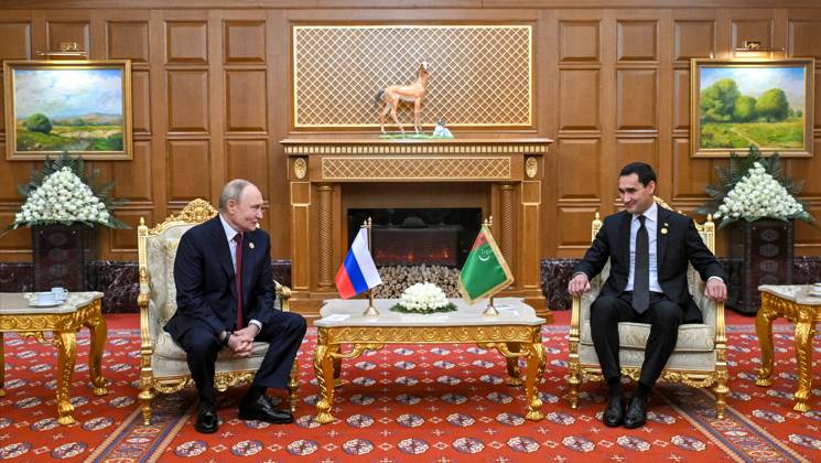 Turkmenistan Russia 9069945 12.12.2025 Russian President Vladimir Putin and Turkmen President Serdar Berdimuhamedov attend a meeting in Ashgabat, Turkmenistan. Kristina Kormilitsyna Sputnik Ashgabat Turkmenistan  Copyright: xKristinaxKormilitsynax