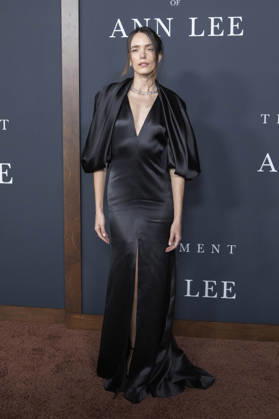 Stacy Martin at the premiere of the movie The Testament of Ann Lee at the Linwood Dunn Theater Los Angeles, 14 12 2025 Foto:xC.xVanxWagonerx xFuturexImagex lee_5216