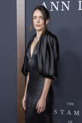 Stacy Martin at the premiere of the movie The Testament of Ann Lee at the Linwood Dunn Theater Los Angeles, 14 12 2025 Foto:xC.xVanxWagonerx xFuturexImagex lee_5219