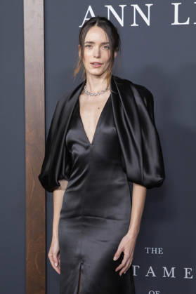 Stacy Martin at the premiere of the movie The Testament of Ann Lee at the Linwood Dunn Theater Los Angeles, 14 12 2025 Foto:xC.xVanxWagonerx xFuturexImagex lee_5220