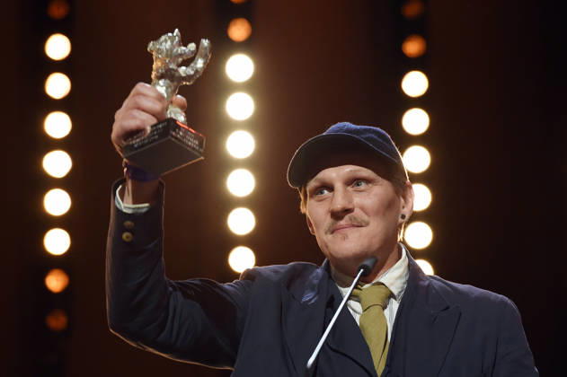 67th Berlinale International Film Festival BERLIN, GERMANY - FEBRUARY 18: Actor Georg Friedrich speaks to the audience after winning the Silver Bear Best Actor Award for Helle Nachte (Bright Nights) during the award ceremony at the 67th Berlinale International Film Festival Berlin at Berlinale palast in Berlin, Germany on February 18, 2017. Berlin Germany. Editorial use only. Please get in touch for any other usage.  Copyright: x2025xAnadoluxMaurizioxGambarinix