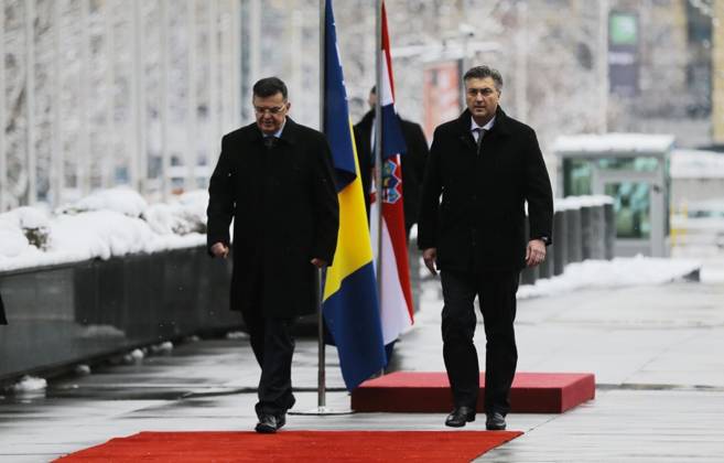 Prime Minister of Croatia Andrej Plenkovic in Sarajevo SARAJEVO, BOSNIA AND HERZEGOVINA - DECEMBER 13: Prime Minister of Croatia Andrej Plenkovic (R) is welcomed by Chairman of the Council of Ministers of Bosnia and Herzegovina Zoran Tegeltija (L) in Sarajevo, Bosnia and Herzegovina on December 13, 2021. Saraybosna Bosna Hersek. Editorial use only. Please get in touch for any other usage. Copyright: x2025xAnadoluxSamırxJordamovıcx