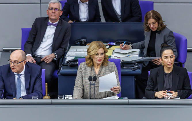 Bundestag Bundestag President Julia Klöckner at a questioning of the Federal Government in the German Bundestag on 14 01 2026 in Berlin Berlin Berlin Germany Bundestag