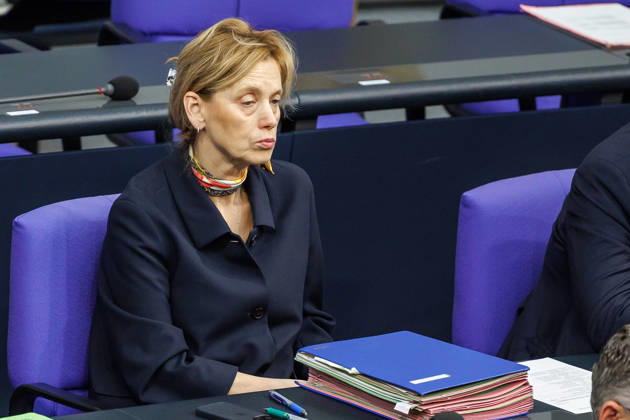 Bundestag Karin Prien CDU , Federal Minister for Family Affairs, in the German Bundestag on 15 01 2026 in Berlin Berlin Berlin Germany Bundestag