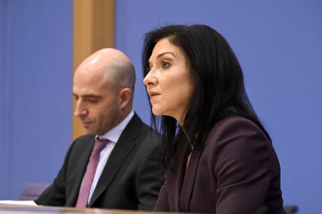 Dr Benjamin Weigert, Head of the Economics Department Katherina Birgitt Reiche Federal Minister for Economic Affairs and Energy CDU politician at the press conference on the presentation of the Federal Governments Annual Economic Report 2026 at the Haus der Bundespressekonferenz on 28 01 2026 Berlin Germany