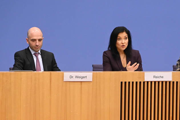 Dr Benjamin Weigert, Head of the Economics Department Katherina Birgitt Reiche Federal Minister for Economic Affairs and Energy CDU politician at the press conference on the presentation of the Federal Governments Annual Economic Report 2026 at the Haus der Bundespressekonferenz on 28 01 2026 Berlin Germany