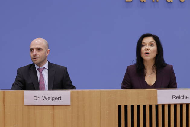 Dr Benjamin Weigert, Head of Economic Affairs, Federal Minister for Economic Affairs and Energy Katherina Reiche, Germany, Berlin, Federal Press Conference, Presentation of the Federal Governments Annual Economic Report 2026