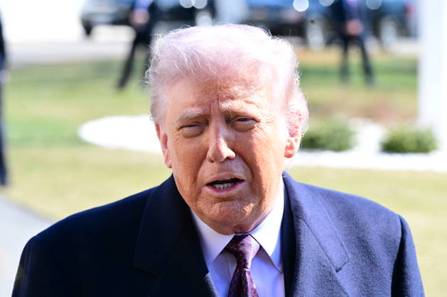 President Donald Trump Speaks To Reporters At The White House (NEW) President Donald Trump speaks to reporters prior to departing the White House. February 27, 2026, Washington, D.C., USA: Trump admits he is not fully satisfied with Iran and believes it would be ideal for them to negotiate in good faith. Trump expresses his displeasure with Iran s stance in the nuclear negotiations and warns that there is still no decision on a possible attack. Mandatory Credit: Kyle Mazza TheNews2 (Foto: Kyle Mazza Thenews2 imago images) President Donald Trump Speaks To Reporters At The White House Copyright: xKylexMazzax