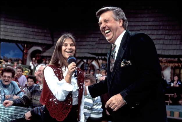 ARCHIVE Nicki Singer Nicki with Karl Moik on the occasion of the ARD TV show Musikantenstadl , 1994 ARCHIVE RECORDING, date estimated 20260202JWM0077