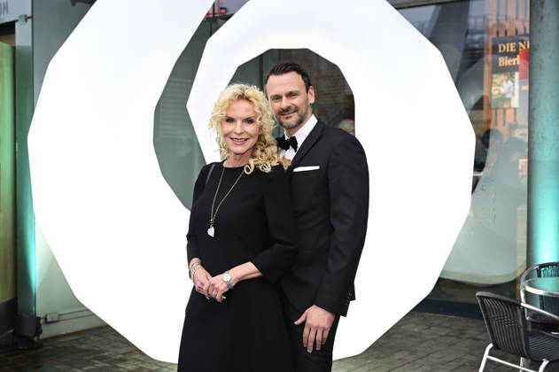 Victoria Herrmann with husband David Böthig at the 9 Windflüchter Charity Gala 2026 in aid of the Betroffen˜ foundation in the Störtebeker Brauquartier Stralsund, 28 03 2026 Copyright: xMatthiasxWehnertx