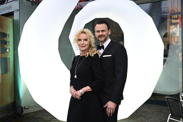 Victoria Herrmann with husband David Böthig at the 9 Windflüchter Charity Gala 2026 in aid of the Betroffen˜ foundation in the Störtebeker Brauquartier Stralsund, 28 03 2026 Copyright: xMatthiasxWehnertx