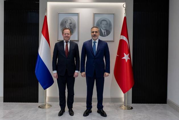 Turkish Foreign Minister Hakan Fidan ANKARA, TURKIYE - APRIL 01: Turkish Foreign Minister Hakan Fidan (R) meets with Dutch Minister of Justice and Security, David Van Weel (L) in Ankara, Turkiye on April 01, 2026. Mustafa Hatipoglu Anadolu Ankara Turkey. Editorial use only. Please get in touch for any other usage. Copyright: x2026xAnadoluxMustafaxHatipoglux