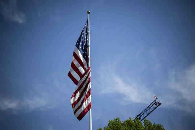 DC: President Trump Departs the White House An American flag twists in the wind on the South Lawn of the White House, in Washington, D.C., on Thursday, April 16, 2026. President Trump is traveling to Las Vegas, Nevada for an event highlighting Republican tax policies after the April 15 tax deadline. Credit: CNP AdMedia Washington District of Columbia United States of America EDITORIAL USE ONLY Copyright: xx CNPx xAdMediax admphotostwo982584