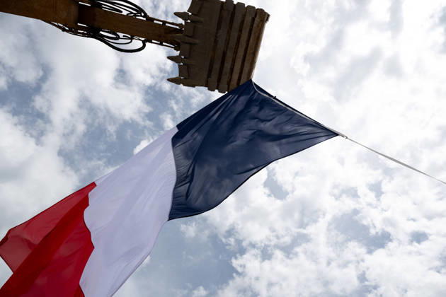 Emmanuel Macron, President of the French Republic, inaugurates one of the 150 major strategic GPS projects selected under the acceleration scheme the Imerys lithium mine at Echassières, April 22, 2026 Illustration of the French flag at Echassieres mining project of lithium, Imerys site, Alliers, Auvergne Rhone Alpes, France Wednesday, April 22, 2026 01ACCORSINIJEANNE IMERYS 0058 Credit Jeanne Accorsini SIPA 2604221611 Echassières France  Copyright: xJeannexAccorsini Pool BestimagexJeannexAccorsini Pool Bestimagex